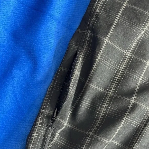 ⭐️ Haggar plaid shorts- size 38 - Picture 4 of 6